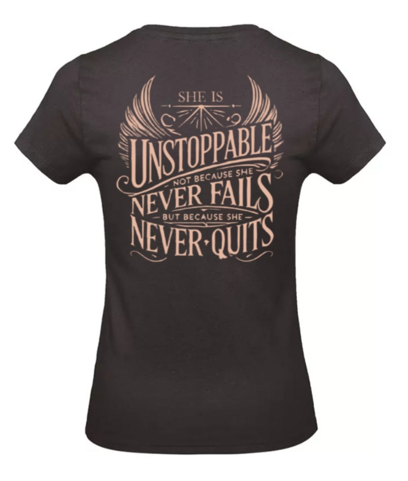 She Is Unstoppable Dames T-Shirt - Power Edition (Roségouden & Roze logo's)