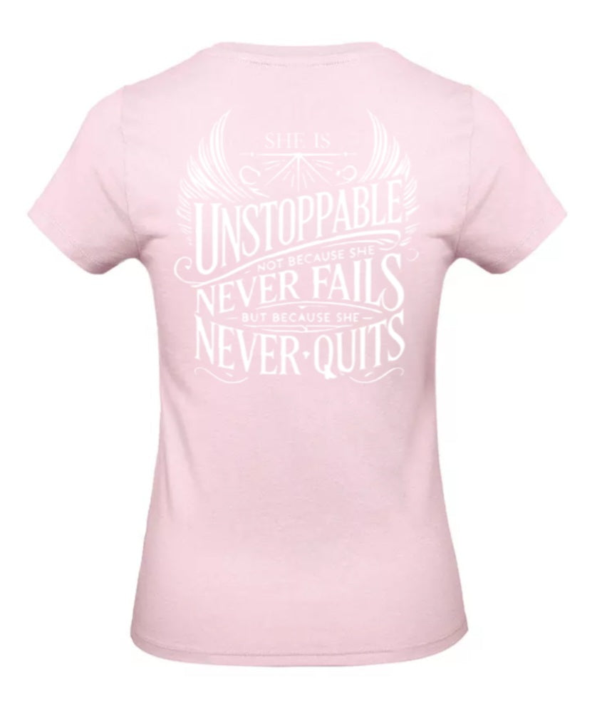 She Is Unstoppable Dames T-Shirt - Classic Edition (Witte & Zwarte logo's)
