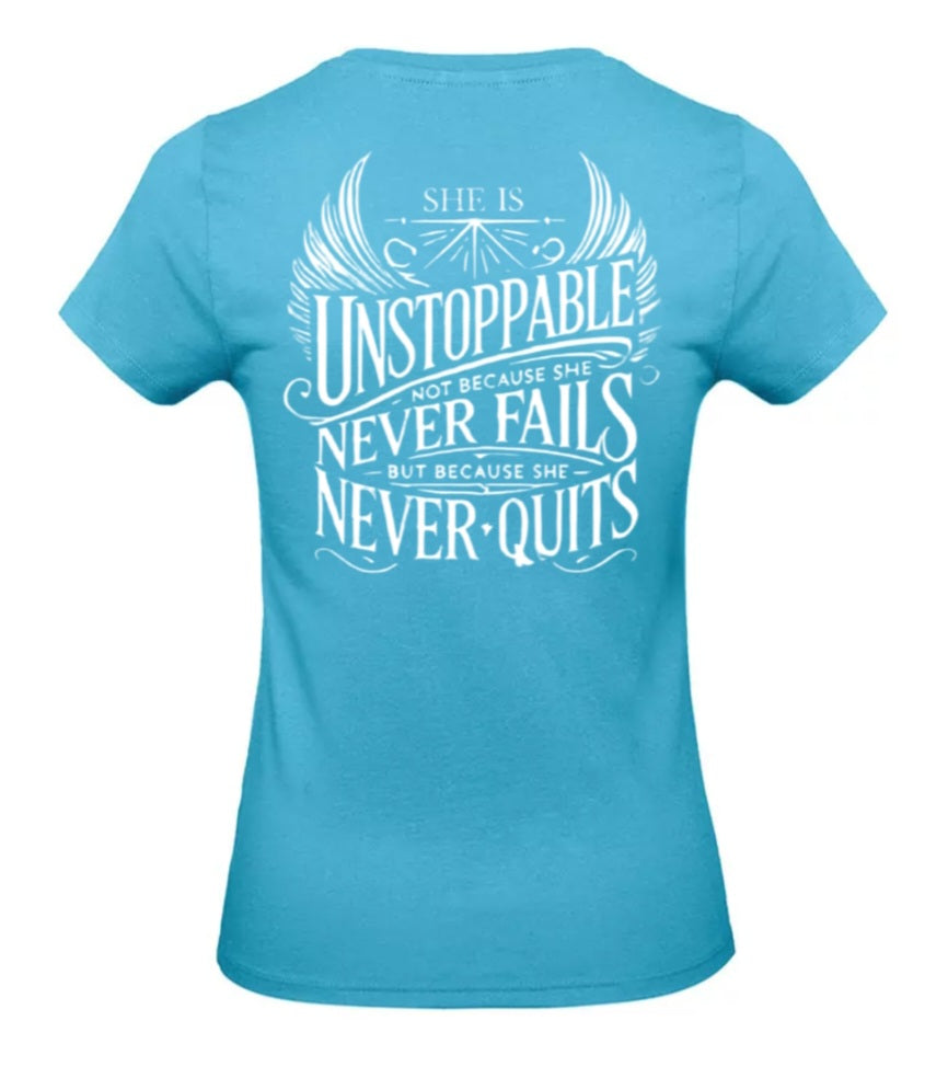 She Is Unstoppable Dames T-Shirt - Classic Edition (Witte & Zwarte logo's)
