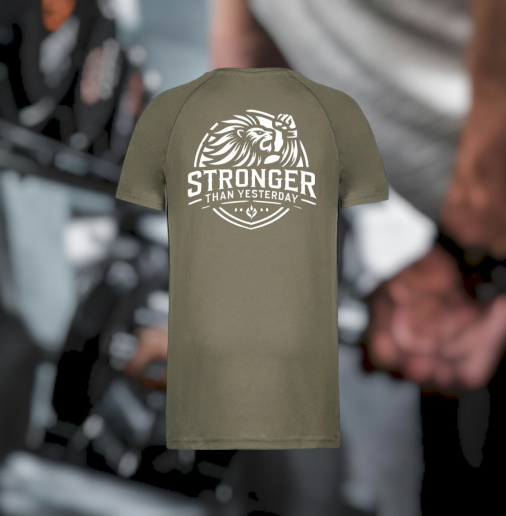 Stronger Than Yesterday Heren Sport T-Shirt